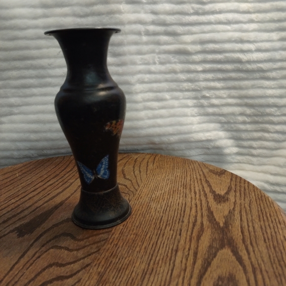 Butterfly Vase - Picture 4 of 6